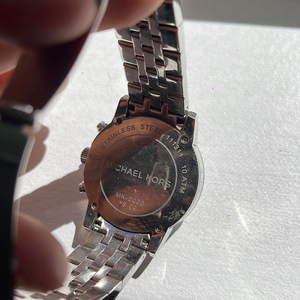 Michael Kors Watch - Picture 8 of 9